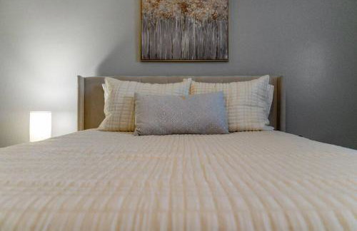 Townhome - Convenient Location - Foto 29