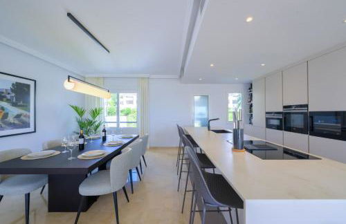 Luxurious 3-Bedroom Penthouse in Los Monteros Marbella - Foto 12