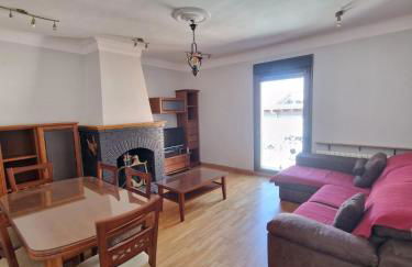 Gran piso en el centro de Huesca - Foto 1