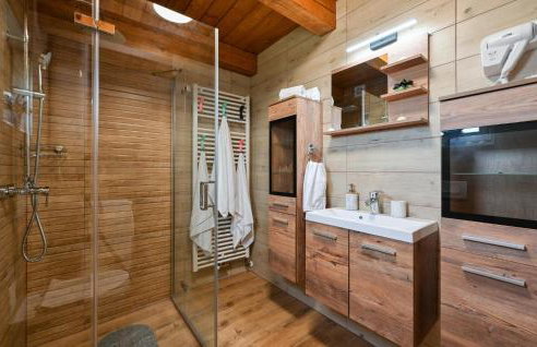 3 Bedroom Amazing Home In Lepoglava - Foto 37