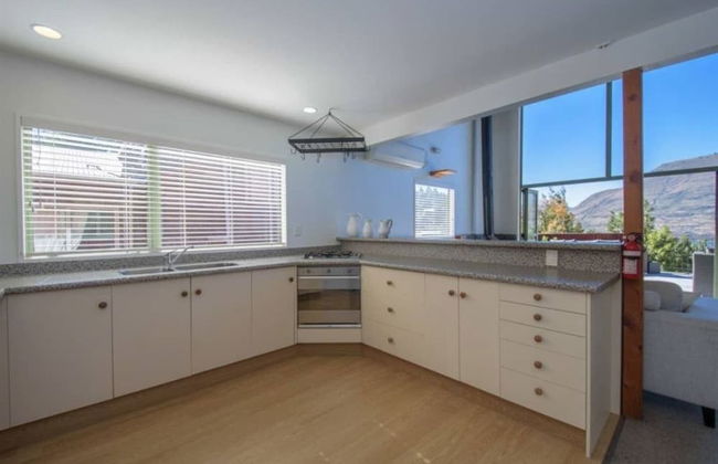 Mountain, lake, sun and this beautiful home - Foto 11