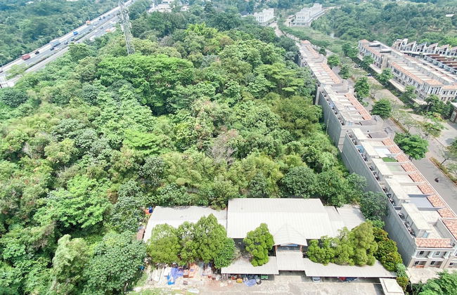 Restful 2BR at Podomoro Golf View Apartment - Photo 23