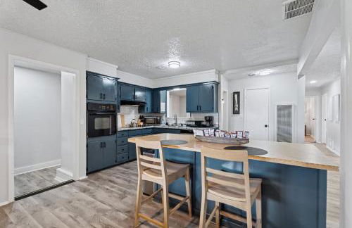 5BR Home Large Backyard Group-Friendly #12 - Foto 14