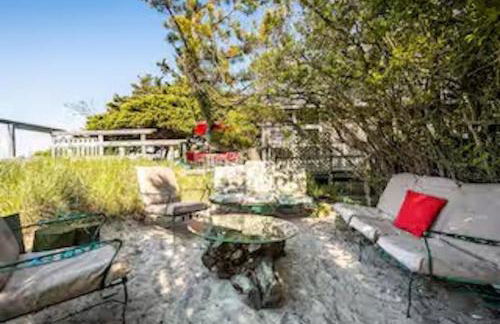 Chill Fire Island Beachfront Cottage with Amazing Bay and Sunset Views, Perfect Location in Fair Harbor - Foto 17