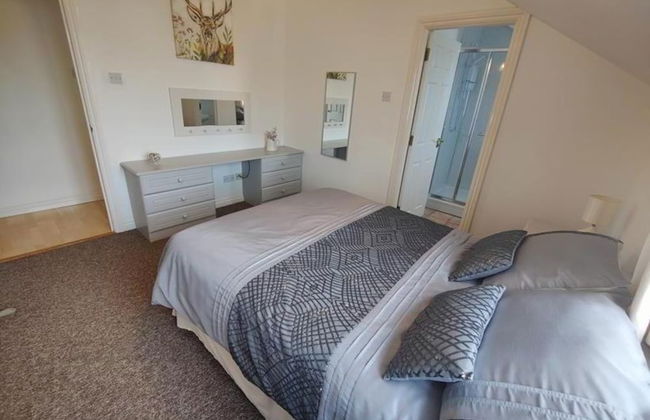 Portrush Penthouse Stunning Harbour & Atlantic Views - Photo 4