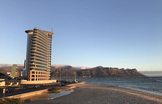 Loddeys Ocean View Apartments - Photo 1