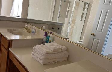 Comfy 3-Bedroom Home in Arlington - Foto 54