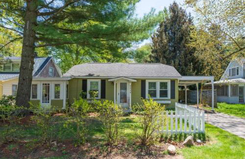 Piccolo Cottage - Great Location - Walking distance to Douglas Beach! - Foto 2