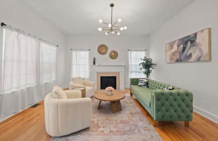 Modern Moroccan Villa w/ Firepit, BBQ + Game Room! - Foto 1