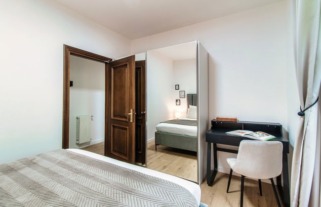 Monsignor Houses - Photo 2