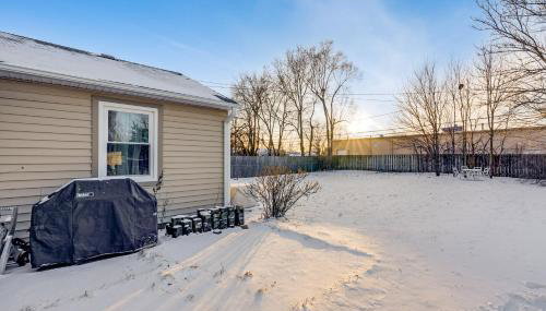 5 Mi to Dtwn Rockford Pet-Friendly Home with Yard! - Foto 4