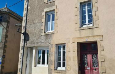 Dors Fée Duplex avec Toit-Terrasse et Salle de Jeux - Centre Bourg à 4 min du Puy duFou - Foto 37