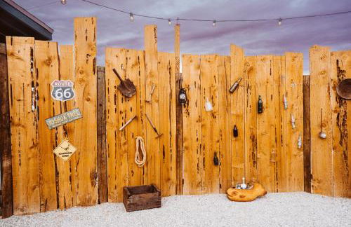 Romantic Desert Escape - Stargazing Dome, Hot Tub, Fire Pit, Hammocks, Cowboy Pool - Foto 33