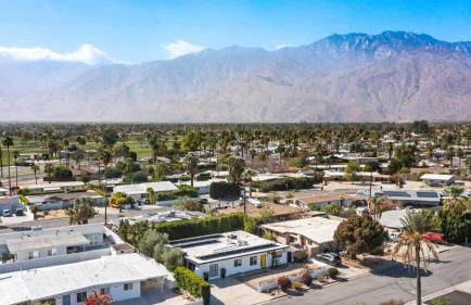 3BR 2BA Home in Palm Springs with Private Pool - Foto 33