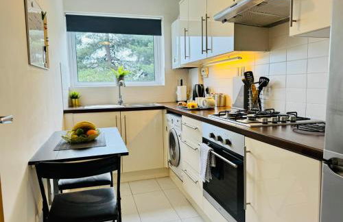 Beautiful 2 Bedroom Sea View - Free Onsite Parking - Photo 15