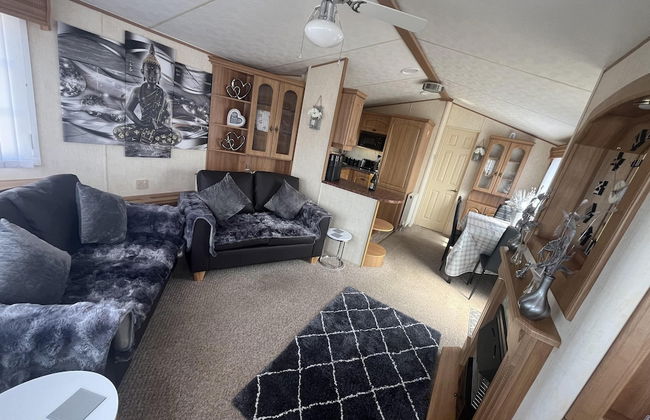 Cozy Cabin Retreat in Towyn - Foto 7