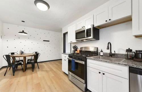 HostWise Stays - Butler St, Off-Street Parking, Brand New! - Foto 11