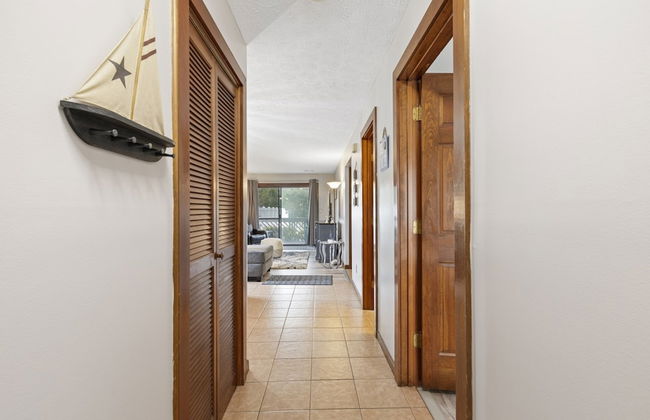 Spacious Modern Condo - 1st Floor - One Block to the Beach - Foto 18