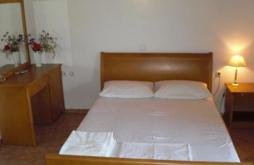 Elena's Family Apartments - Photo 15