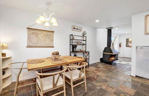 Apres Chalet Retreat~ Hot Tub~ Relax Away Cottage~ - Foto 28