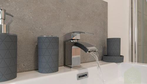 Fairhurst House - Photo 4