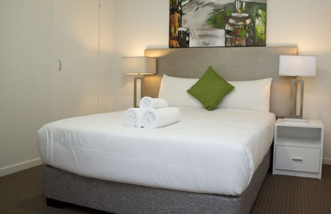 Atrio Apartments - Photo 4