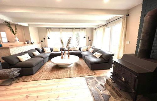 Catskill MNTN Escape 5 BR 3 bath Villa Hot Tub Fire Pit Best Group Stay - Foto 3