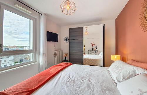 Chez Lady Mag - Neuf - Confort - Parking - Proche centre-ville - Tram - Foto 9