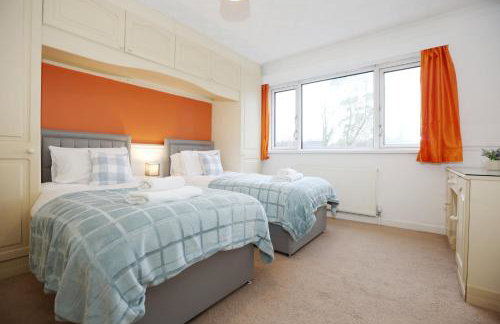 Hollybush Place By N And N Stays Ltd, Perfect for Contractors and Workers, Large Private Driveway for Work vans And Vehicles, Great Location and Fast Wifi - Foto 19