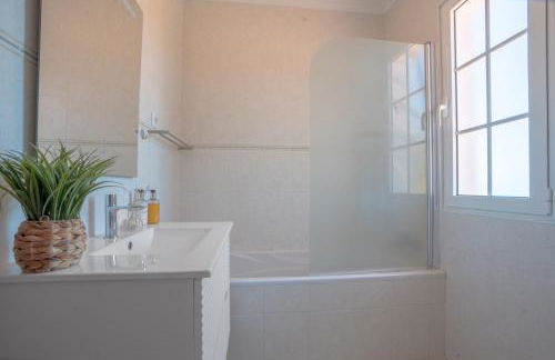 Casa das Lajes by LovelyStay - Foto 31