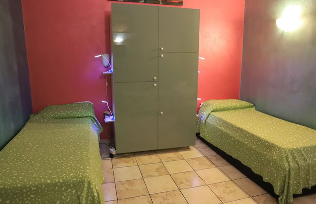 Român Holidays Hostel - Foto 24