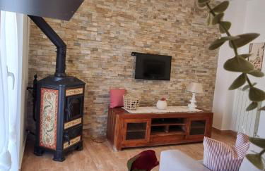 CITY HOUSE & FREE PARKING by Perry-Holiday moderno, panoramico e comodo fino a 6 ospiti - Foto 16