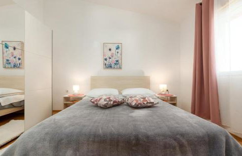 One-Bedroom Apartment In Podgradina - Photo 13