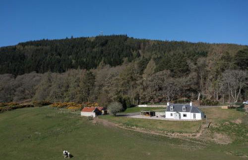 Balnacraig Farmhouse - Photo 16