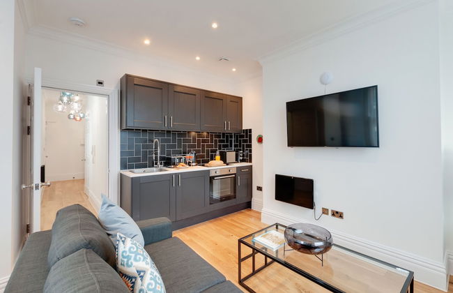 80 by Elite - Photo 58