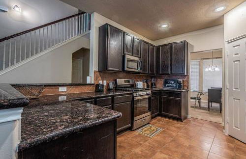 New Beautiful 4/BR Vacation Home - Photo 21