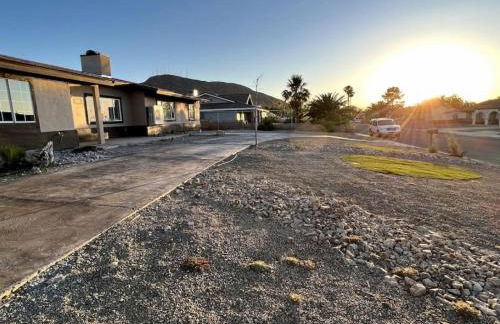 Lux Private Home - Pool, Billiards, 8 Smart TVs, Board Games, Cotton Bedding - The Stone Sanctuary at McCullough Hills Trailhead - Foto 76