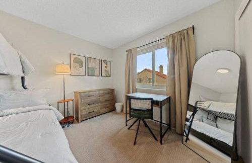 4Br Model Home w Pool and Pool table in Henderson - Foto 31