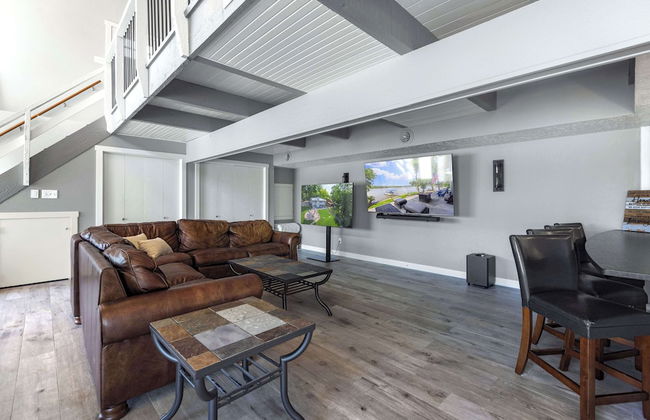 For the View Lakeside Launchpad! Great Location - Foto 9