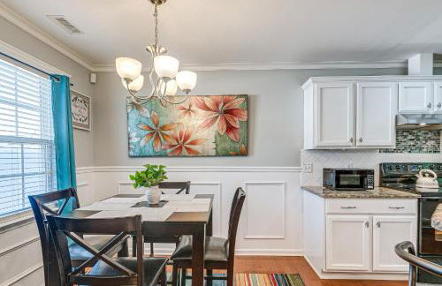 Centrally Located Raleigh Townhome with Pool Access - Foto 5