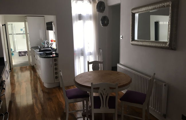 Churchendcottage-2br-sleeps4-petsok-parking - Foto 12