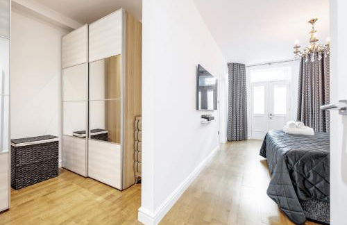 Maida Vale Gem by Little Venice with Stunning Garden - Photo 18