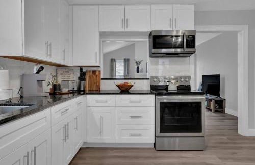 The Smart Stay ! New Remodel! Minutes from Atlanta - Foto 6