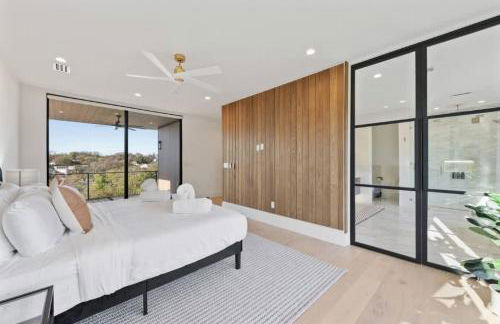 Barton Springs Luxe Heated Pool Spa Sleeps 16 - Photo 40