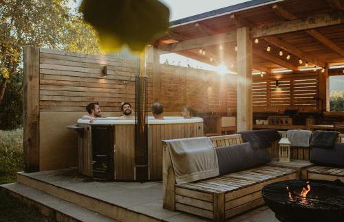 Beautiful 5 bedroom house with hot tub & fire pit - Foto 29