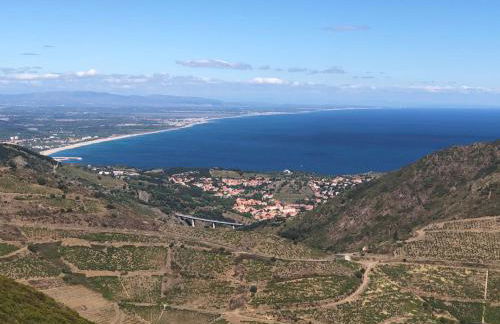 Location Vacances entre mer et montagnes - Photo 1