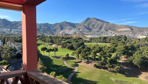 Hill View Benalmadena Appartment with fresh renovation - Foto 2