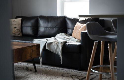 Walk to WP Gate and Free Parking - Foto 6