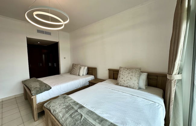 Lux BnB I Una Tower I Lakes View - Photo 8