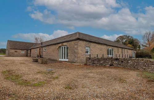 Luxury Barn - Hot Tub, Views, Stunning Location! - Pass the Keys - Photo 27